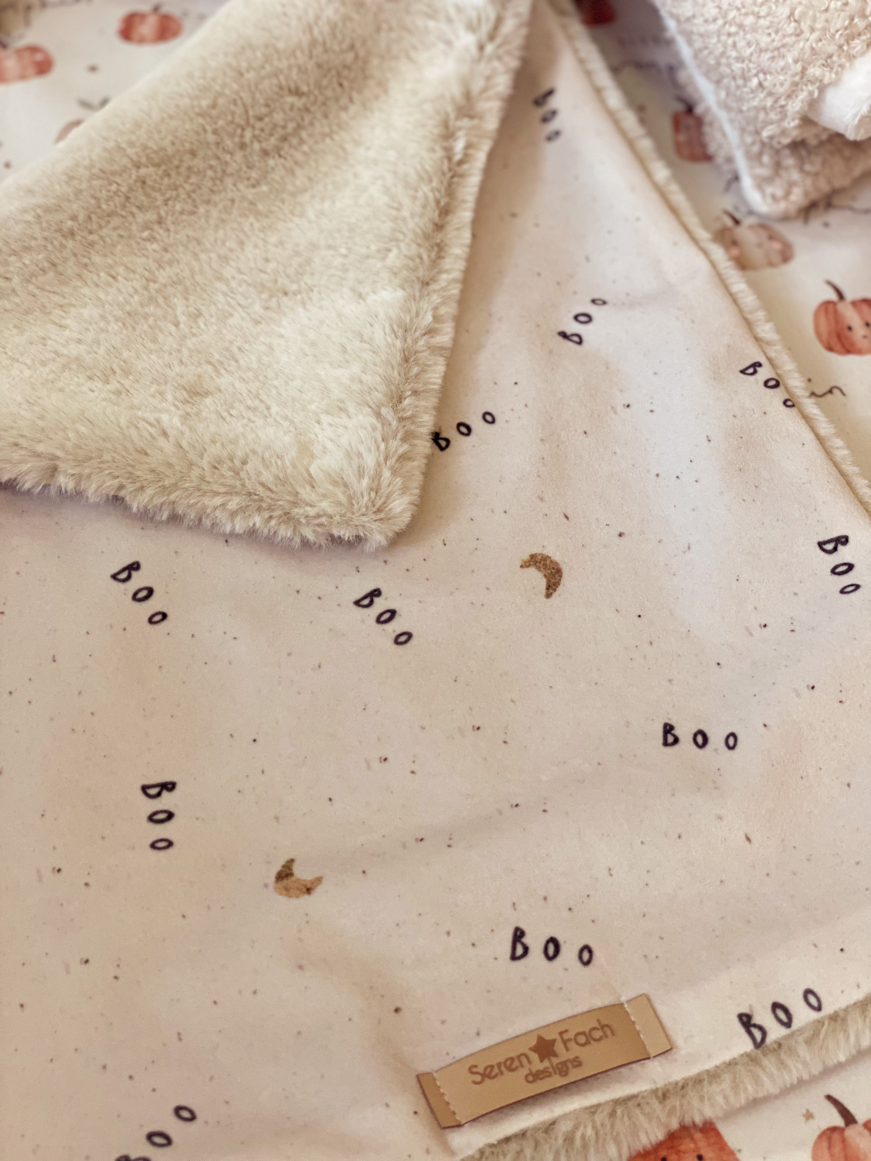 BOO Beige cwtchy Comforter