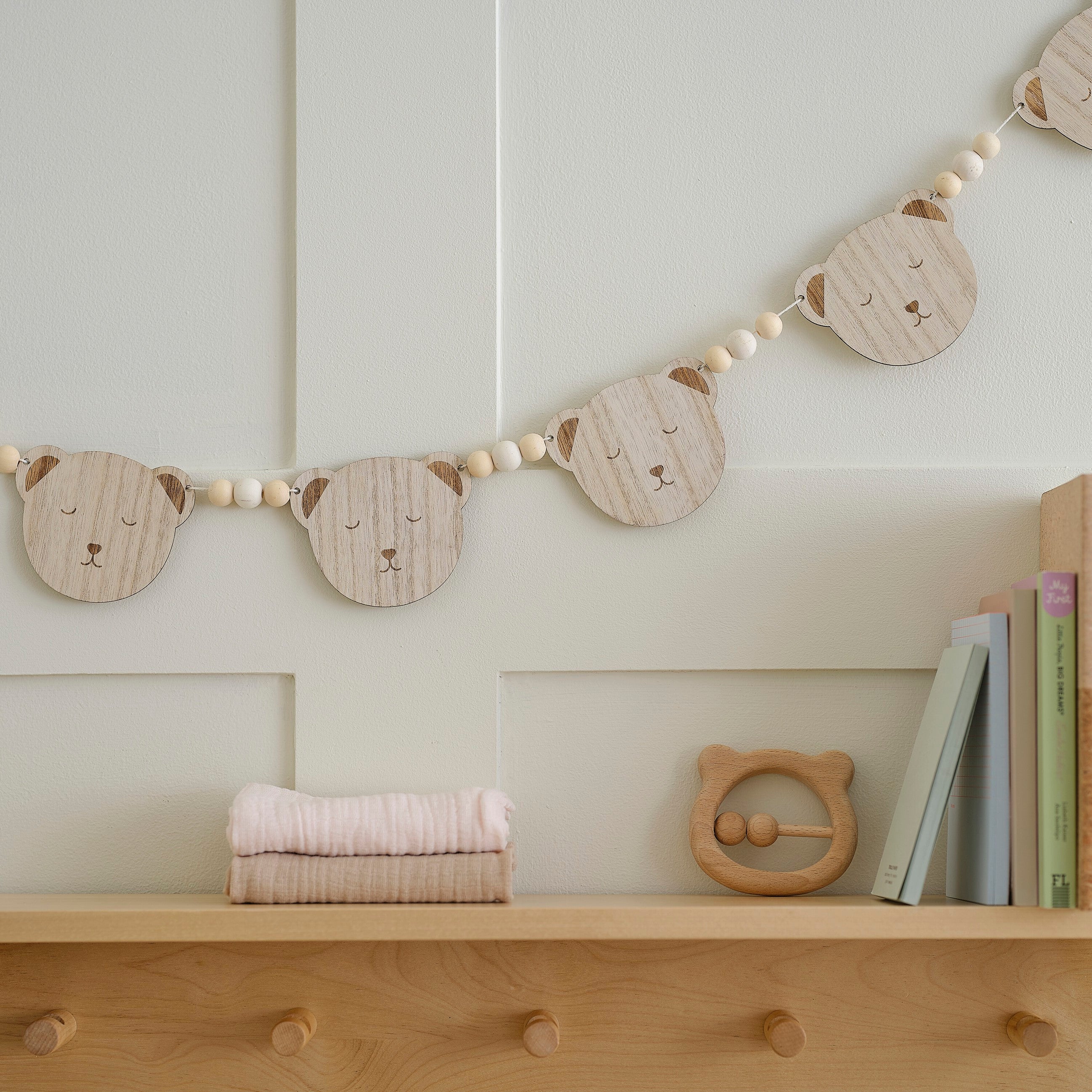 Wooden teddy bear bunting