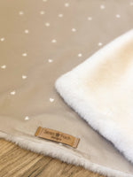 Load image into Gallery viewer, Dainty confetti hearts beige Blanket
