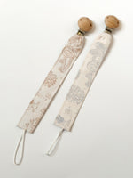 Load image into Gallery viewer, Beige Farmyard Dummy Clip
