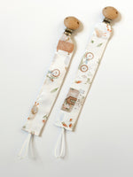 Load image into Gallery viewer, Little Cottage Dummy Clip
