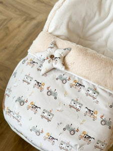 Layback Carseat cosytoes little farmyard