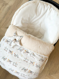 Layback Carseat cosytoes little farmyard