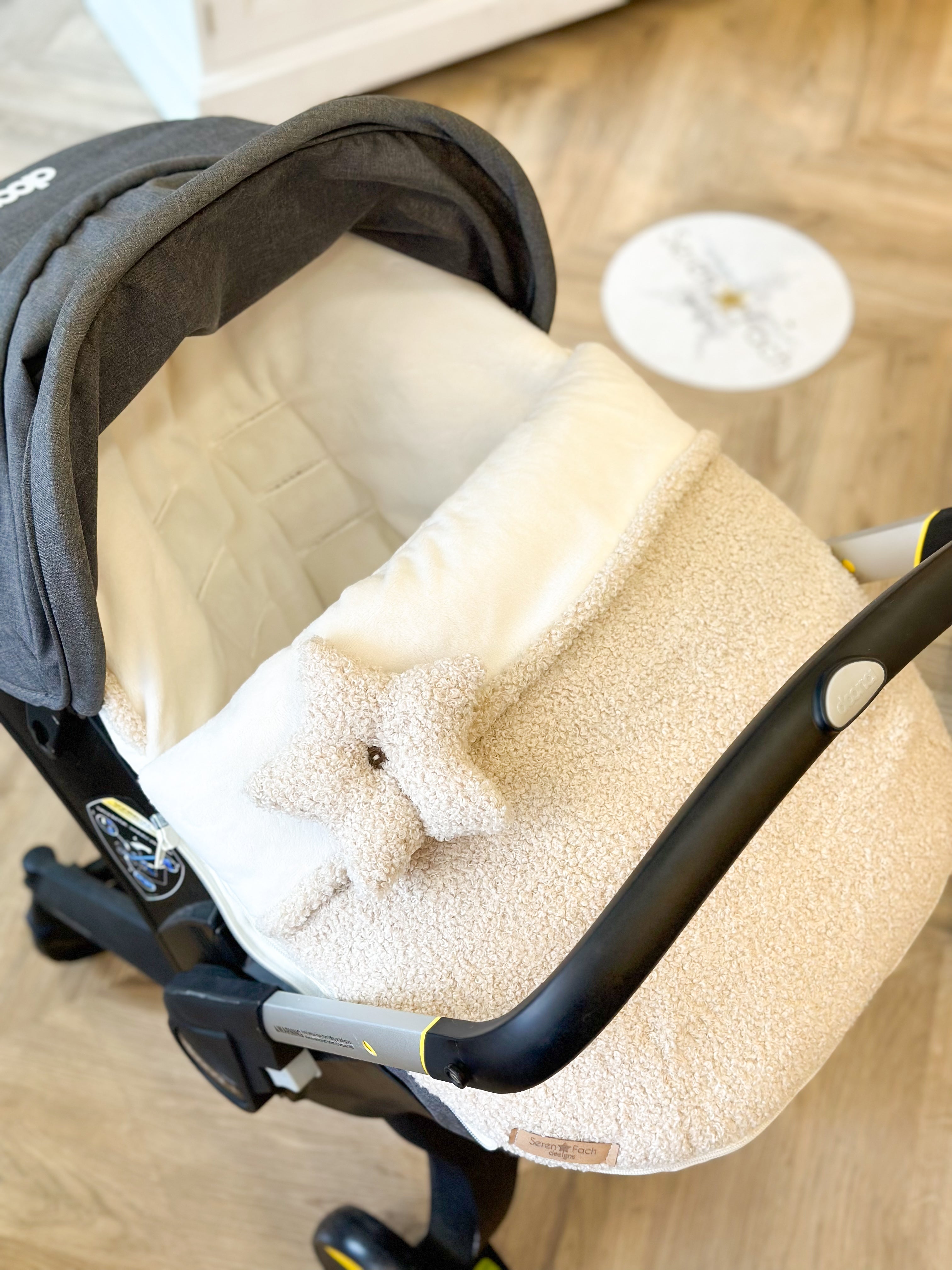 Doona beige boucle Carseat cosytoes Seren Fach Designs