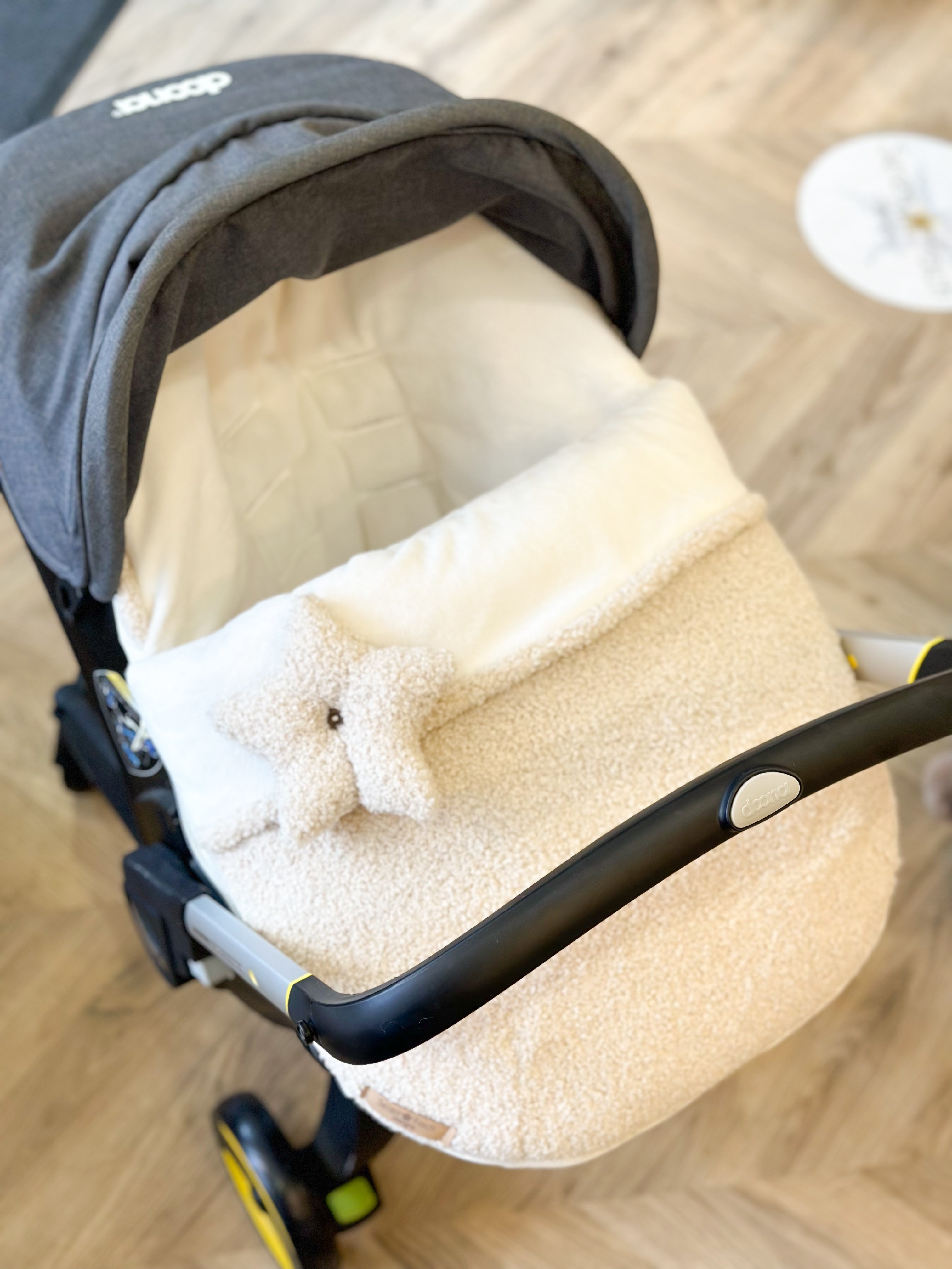 Doona beige boucle Carseat cosytoes