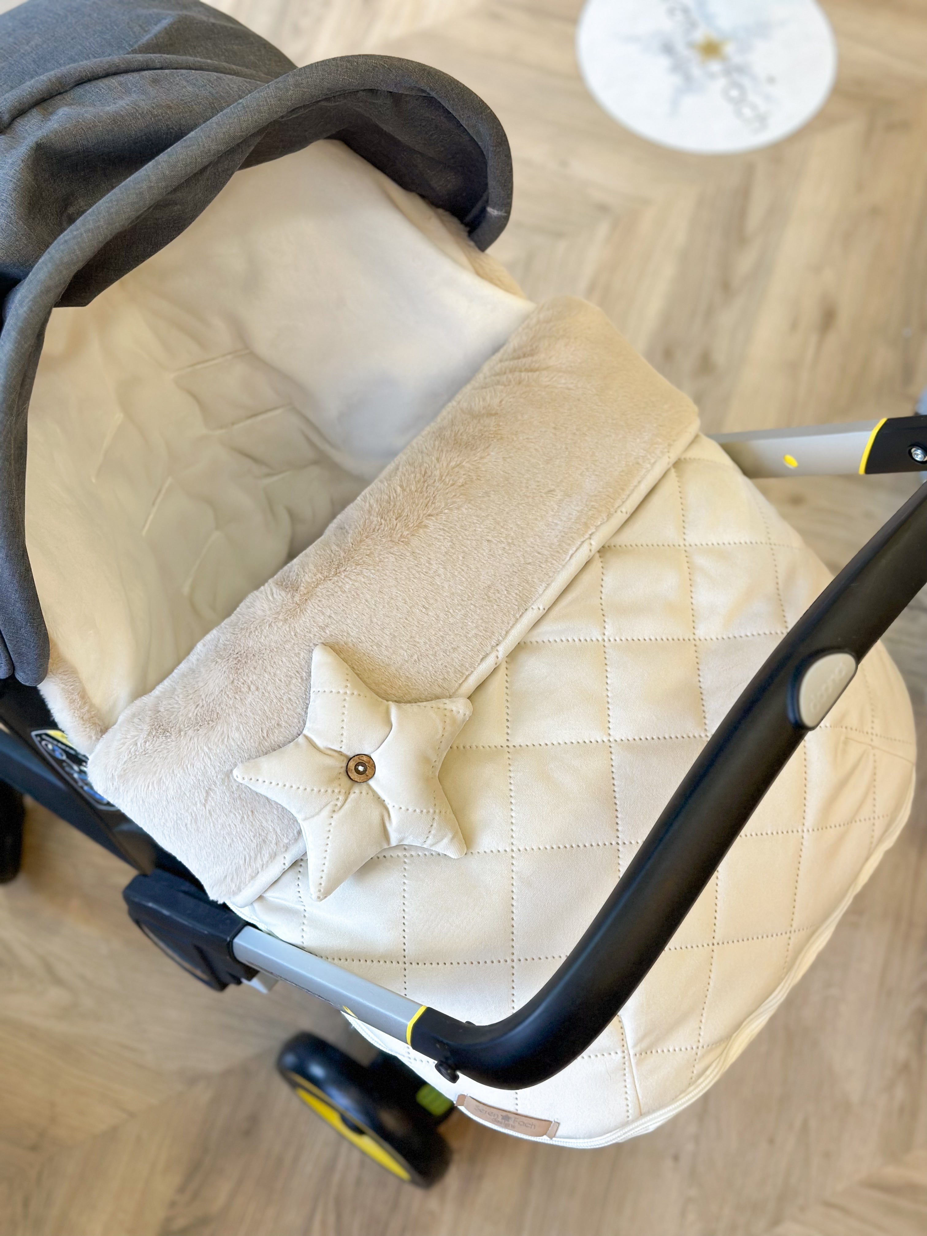 Doona padded velvet Carseat cosytoes