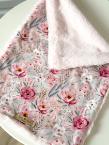 Pink flower cuddle comforter