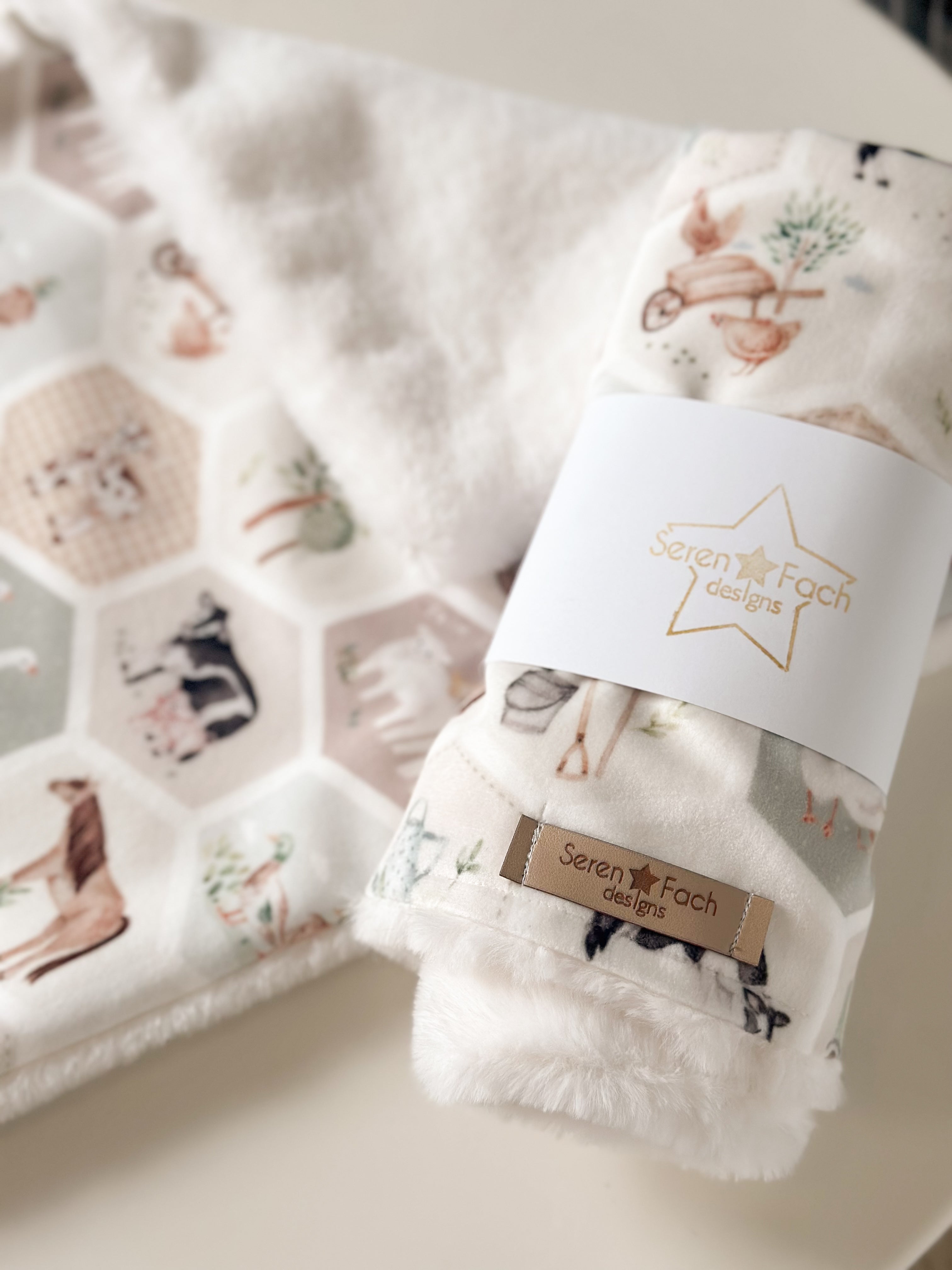 Farm cuddle comforter