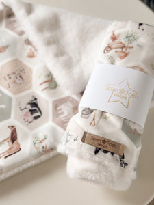 Farm cuddle comforter