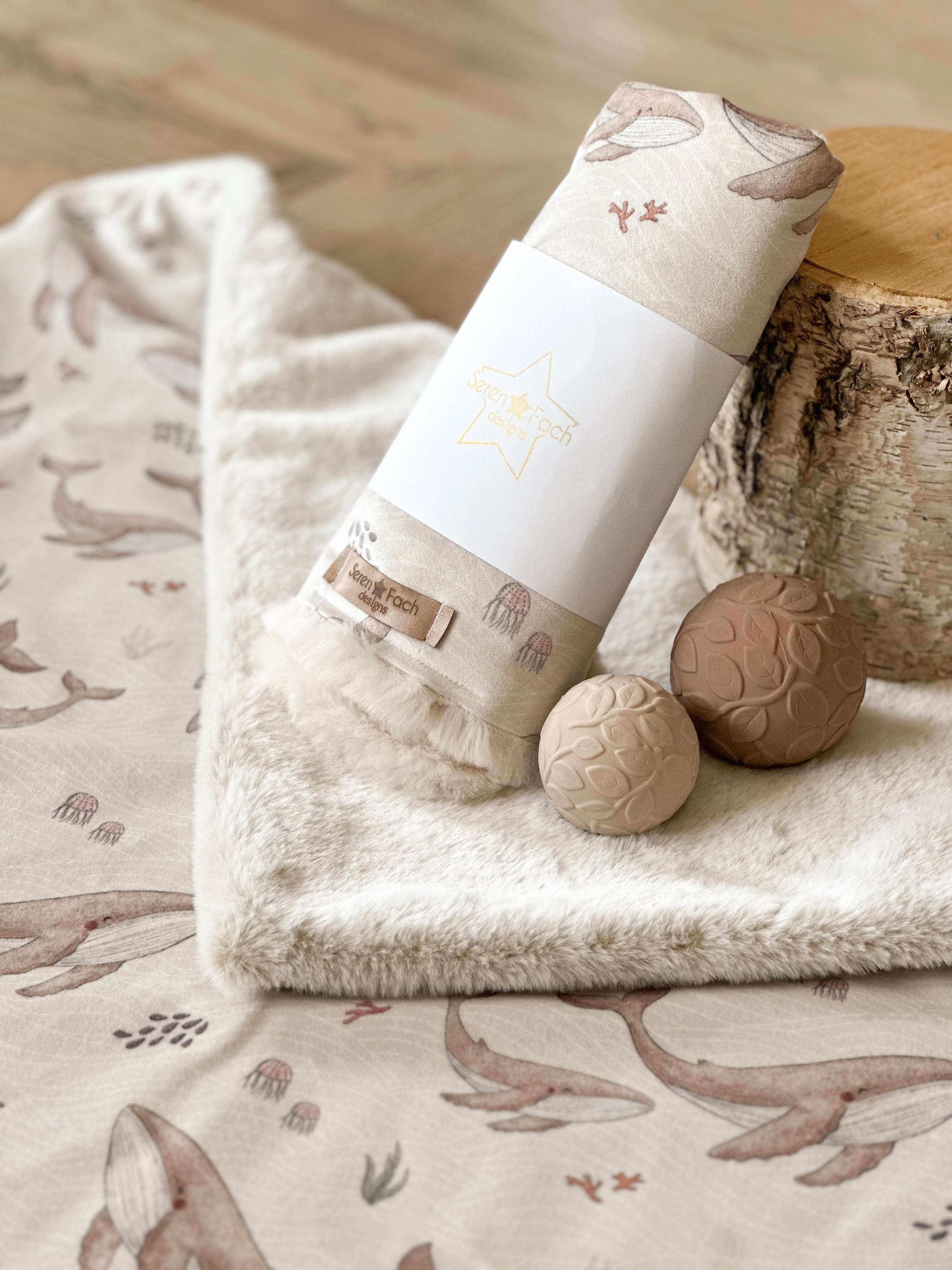 Neutral whale Cream Blanket