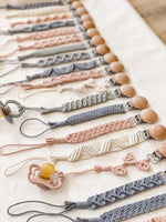 Load image into Gallery viewer, Macramé Dummy Clip Blush G54
