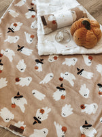 Load image into Gallery viewer, Ghosty Halloween Comforter
